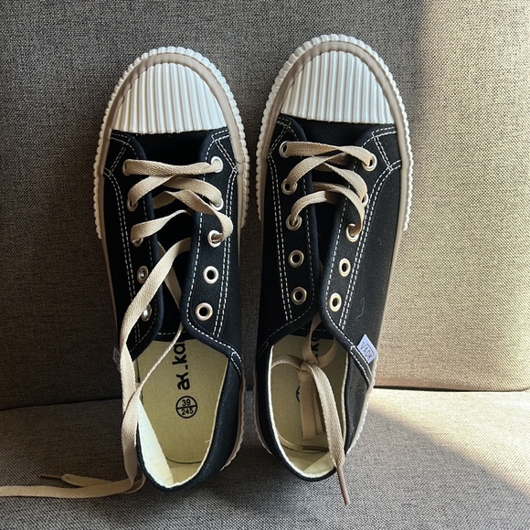 Sneakers, cotton,black, taupe, white. Walking or sport,comfortable. Brand New. - Picture 4 of 4
